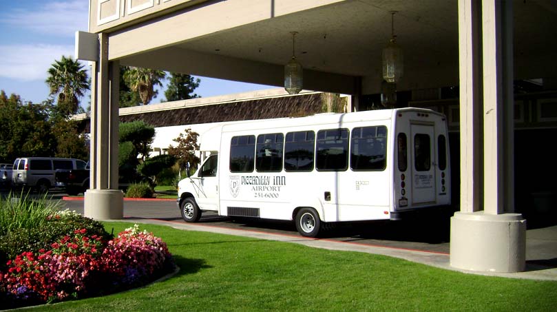 Piccadilly Inn Airport