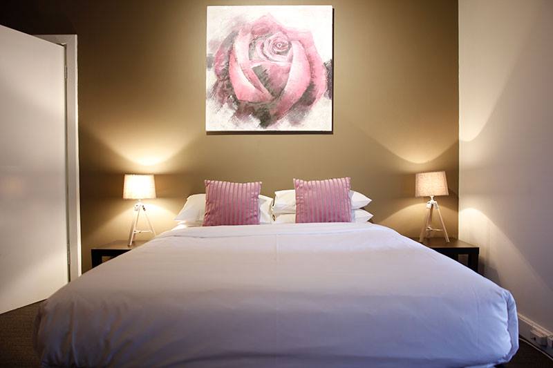 Centennial Inn on Bathurst